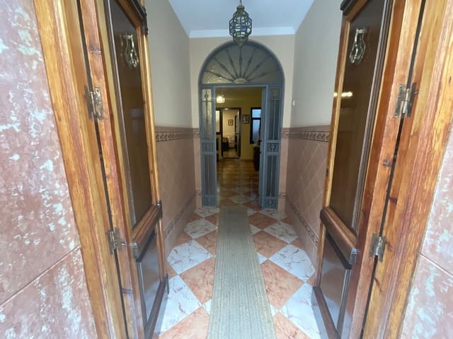 Chalet de 6 habitaciones en Antequera en venta - 295.000 € (Ref: 9455817)