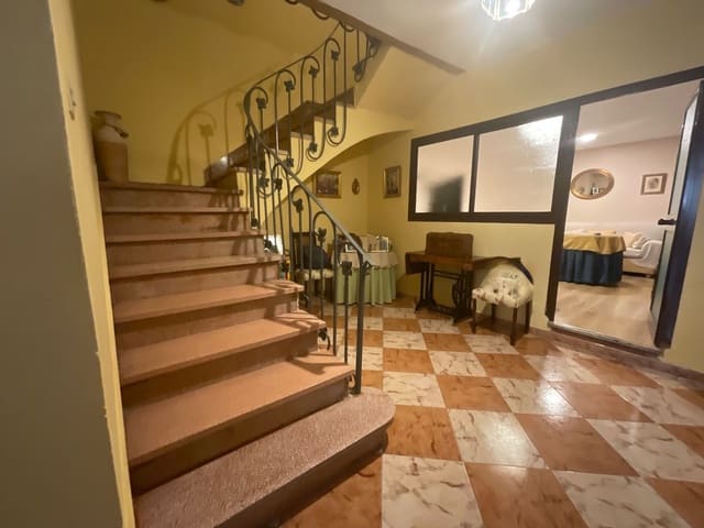 Chalet de 6 habitaciones en Antequera en venta - 295.000 € (Ref: 9455817)
