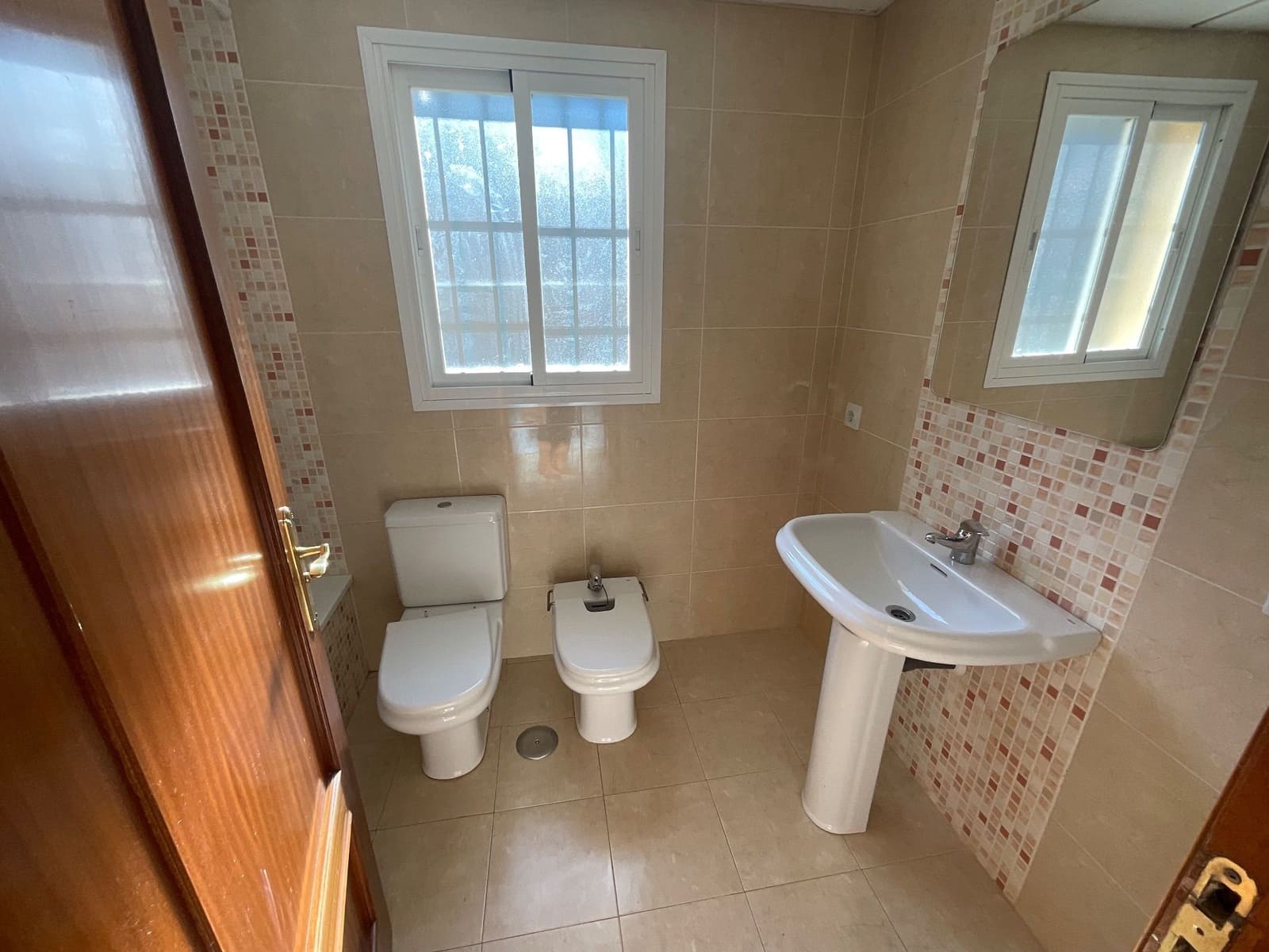 5 soverom Villa til salgs i Antequera med svømmebasseng garasje - € 420 000 (Ref: 9518412)