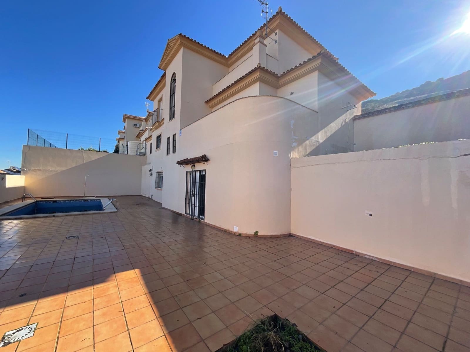 5 soverom Villa til salgs i Antequera med svømmebasseng garasje - € 420 000 (Ref: 9518412)