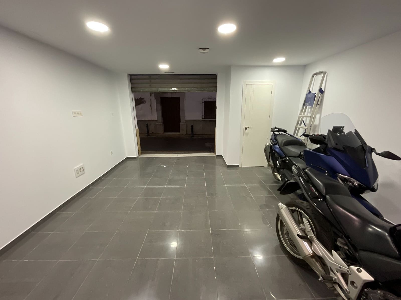 Garage til salg i Antequera - € 40.000 (Ref: 9658266)