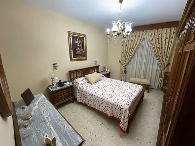 4 soveværelse Lejlighed til salg i Antequera - € 217.000 (Ref: 9711047)