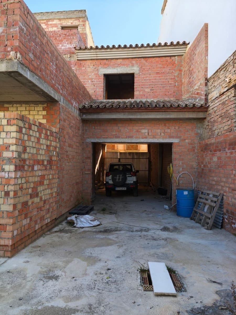 6 bedroom Villa for sale in Antequera with pool garage - € 435,000 (Ref: 9790210)