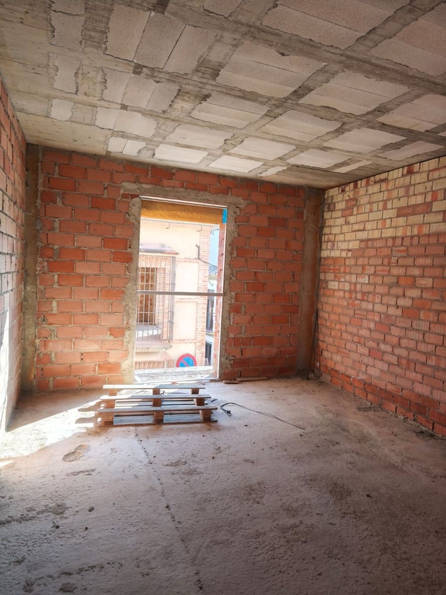 6 bedroom Villa for sale in Antequera with pool garage - € 435,000 (Ref: 9790210)