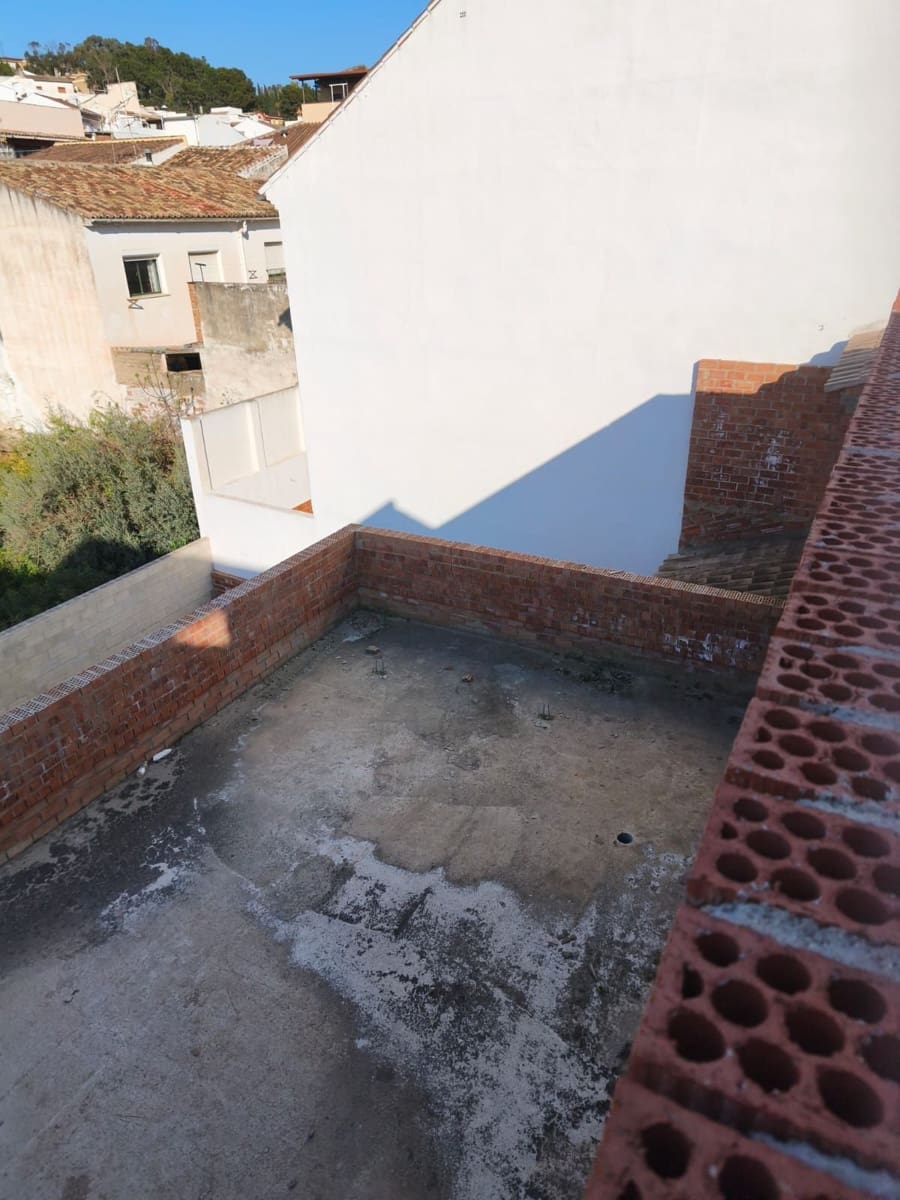 6 bedroom Villa for sale in Antequera with pool garage - € 435,000 (Ref: 9790210)