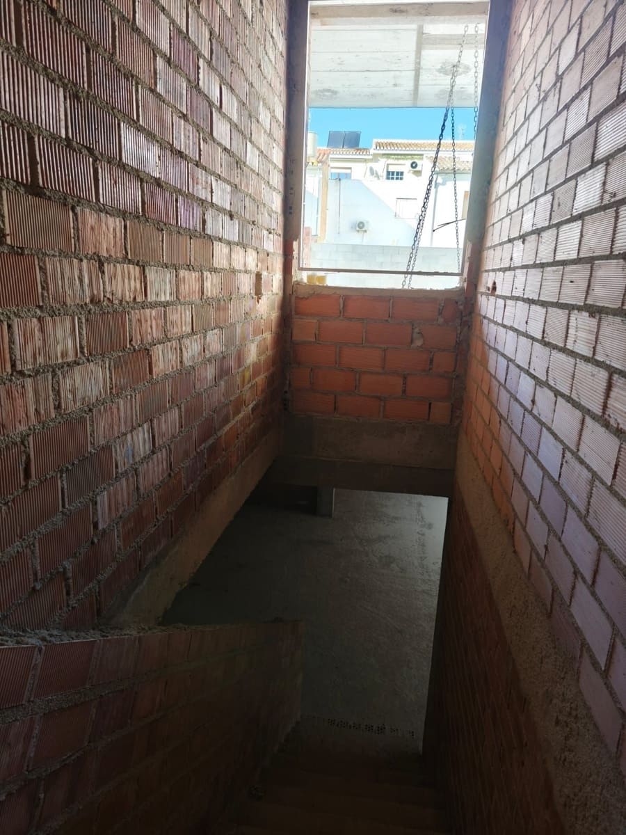 6 bedroom Villa for sale in Antequera with pool garage - € 435,000 (Ref: 9790210)