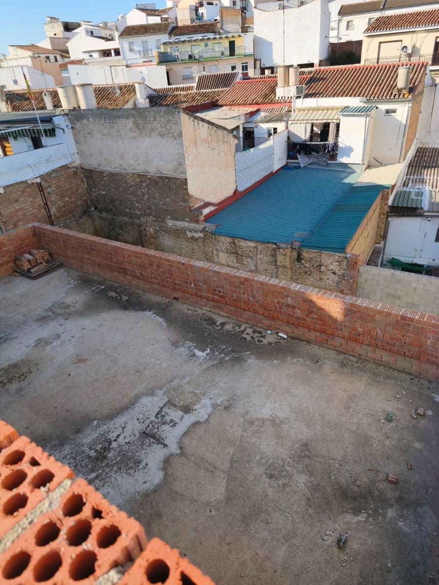 6 bedroom Villa for sale in Antequera with pool garage - € 435,000 (Ref: 9790210)