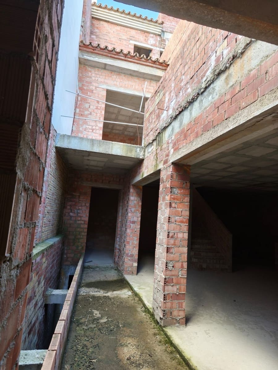 6 bedroom Villa for sale in Antequera with pool garage - € 435,000 (Ref: 9790210)