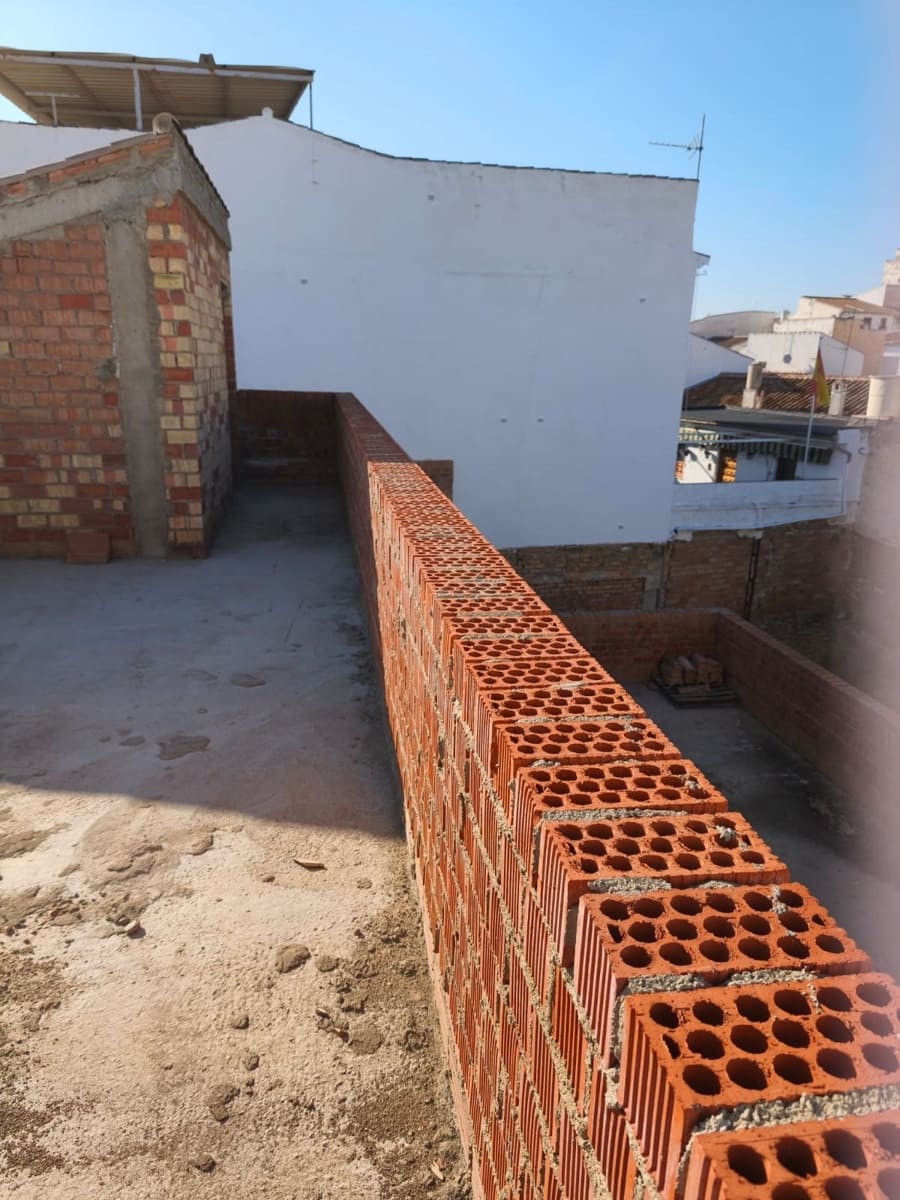 6 bedroom Villa for sale in Antequera with pool garage - € 435,000 (Ref: 9790210)