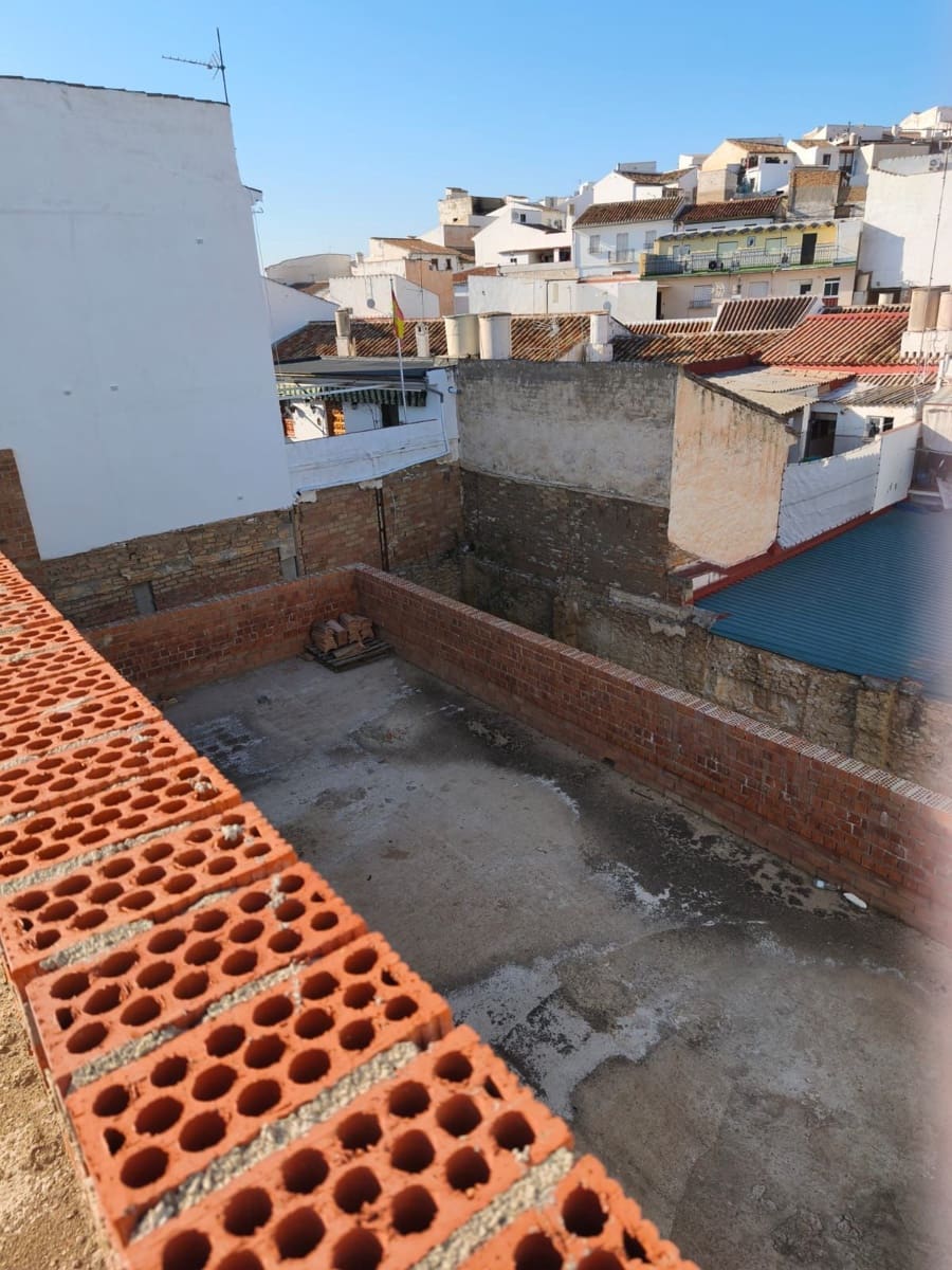 6 bedroom Villa for sale in Antequera with pool garage - € 435,000 (Ref: 9790210)