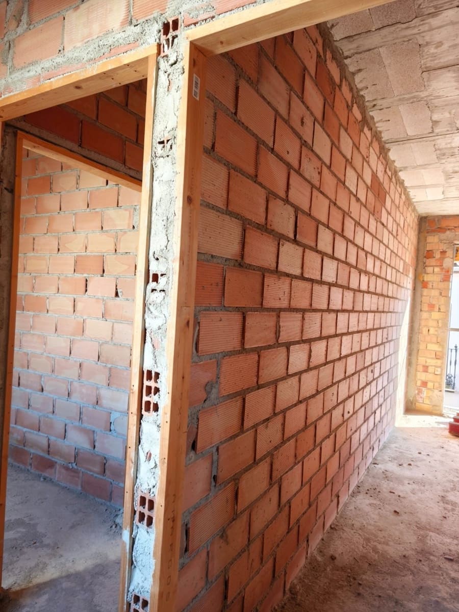 6 bedroom Villa for sale in Antequera with pool garage - € 435,000 (Ref: 9790210)