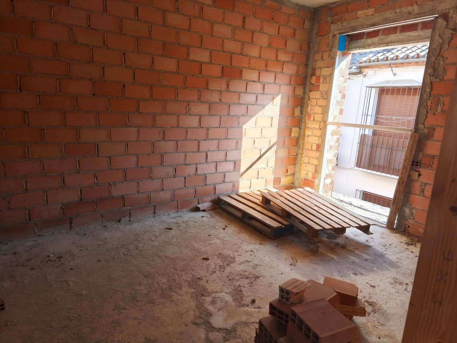 6 bedroom Villa for sale in Antequera with pool garage - € 435,000 (Ref: 9790210)