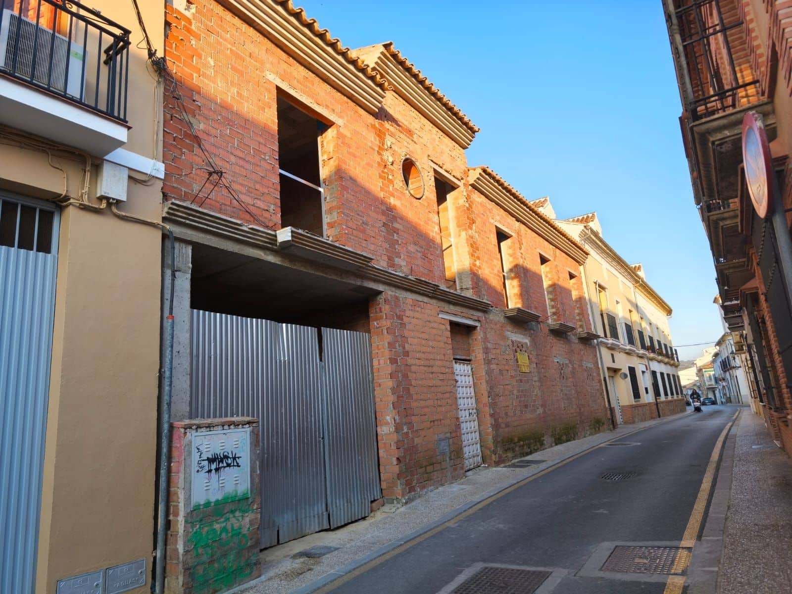 6 bedroom Villa for sale in Antequera with pool garage - € 435,000 (Ref: 9790210)