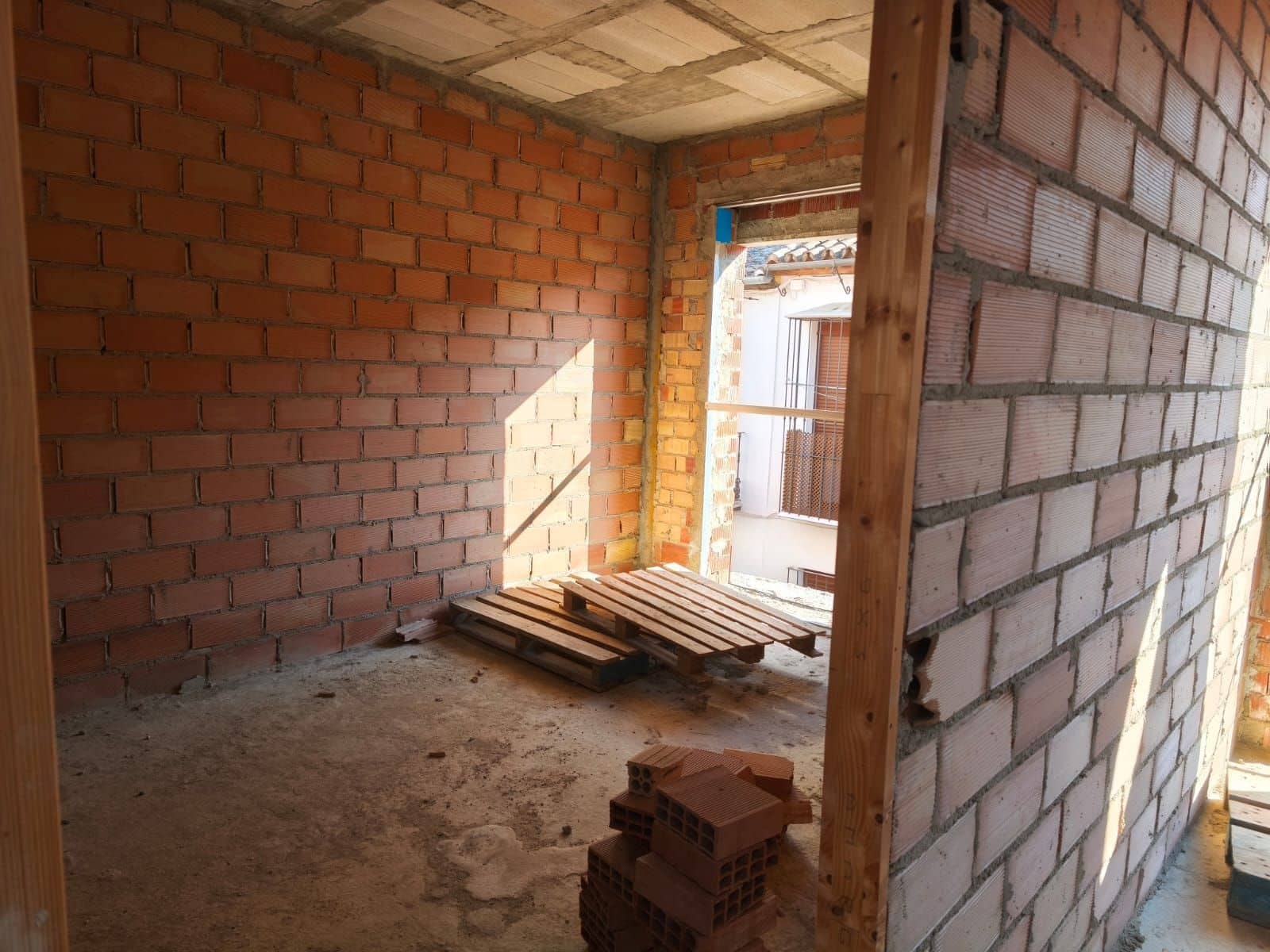 6 bedroom Villa for sale in Antequera with pool garage - € 435,000 (Ref: 9790210)