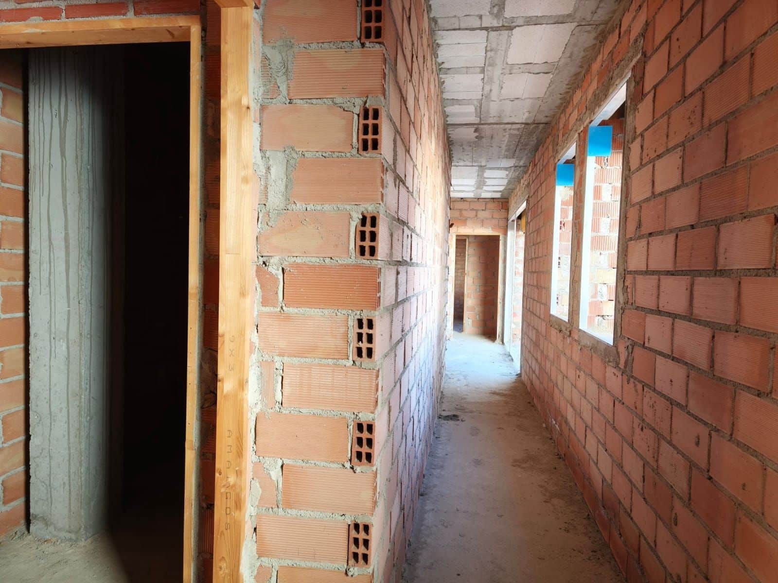 6 bedroom Villa for sale in Antequera with pool garage - € 435,000 (Ref: 9790210)