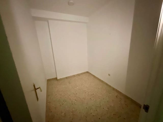 Komercyjne do wynajęcia w Antequera - 450 € (Ref: 9821974)