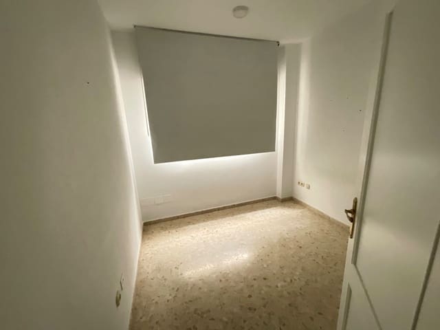 Komercyjne do wynajęcia w Antequera - 450 € (Ref: 9821974)
