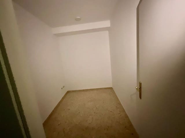 Komercyjne do wynajęcia w Antequera - 450 € (Ref: 9821974)