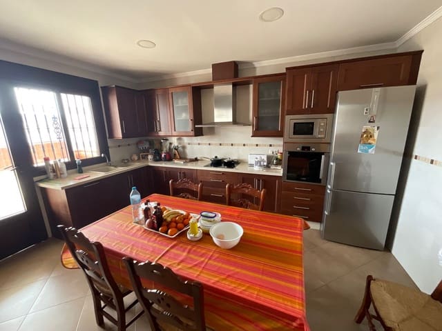 Villa til salg i Antequera med garage - € 420.000 (Ref: 9833192)