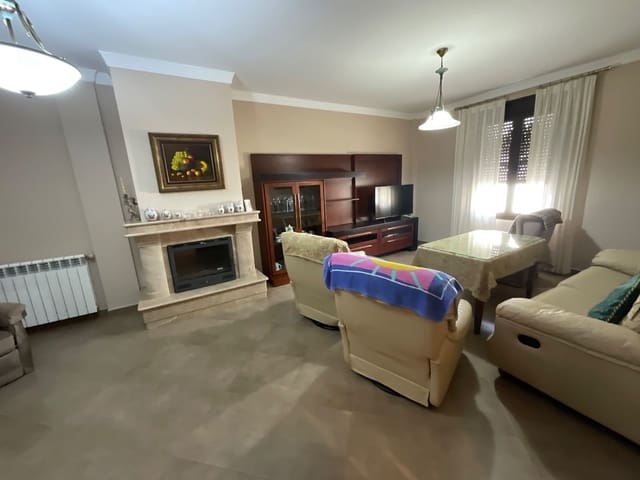Villa til salg i Antequera med garage - € 420.000 (Ref: 9833192)