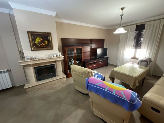 Villa til salg i Antequera med garage - € 420.000 (Ref: 9833192)
