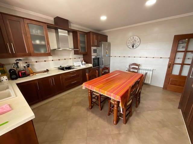 Villa til salg i Antequera med garage - € 420.000 (Ref: 9833192)