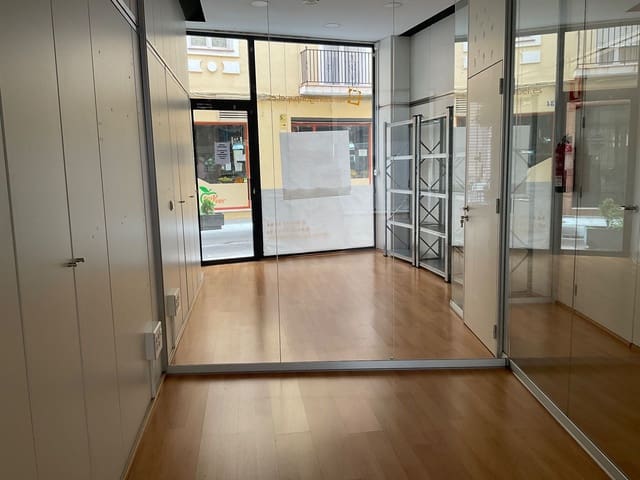 Erhverv til leje i Antequera - € 1.250 (Ref: 9964626)
