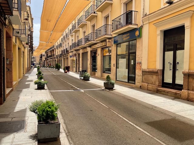 Erhverv til leje i Antequera - € 1.250 (Ref: 9964626)