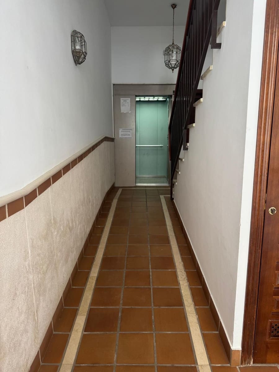 Piso de 3 habitaciones en Antequera en venta - 261.100 € (Ref: 9981789)