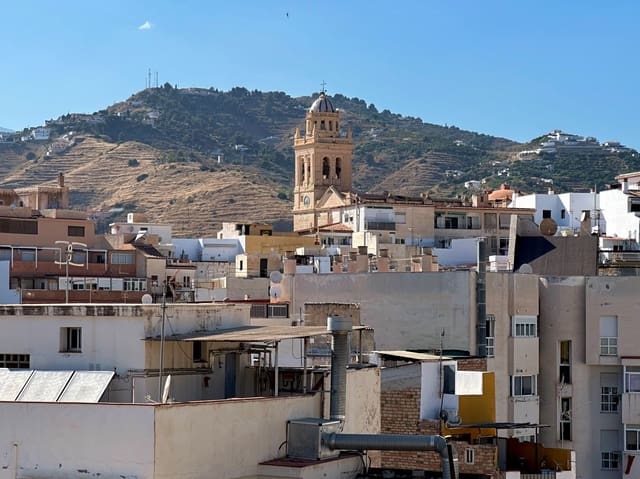 3 bedroom Apartment for sale in Almuñécar - € 340,000 (Ref: 10007150)