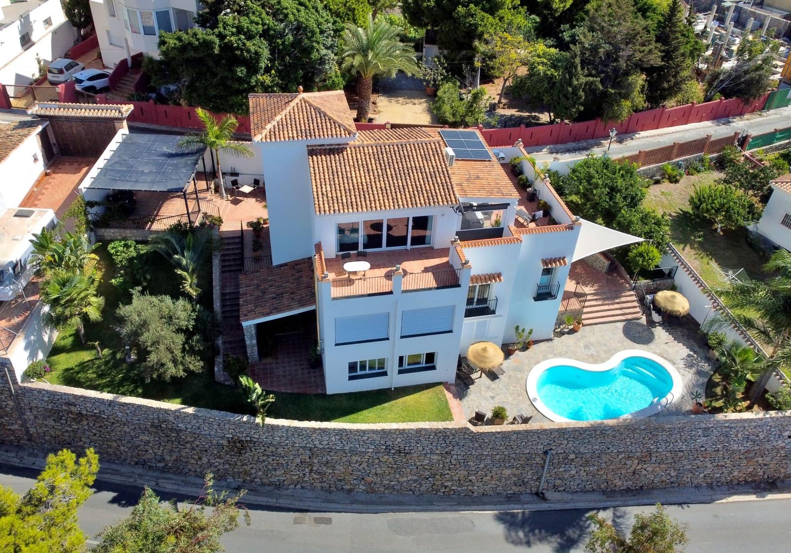 4 soveværelse Villa til salg i Salobrena med swimmingpool garage - € 849.000 (Ref: 10132387)