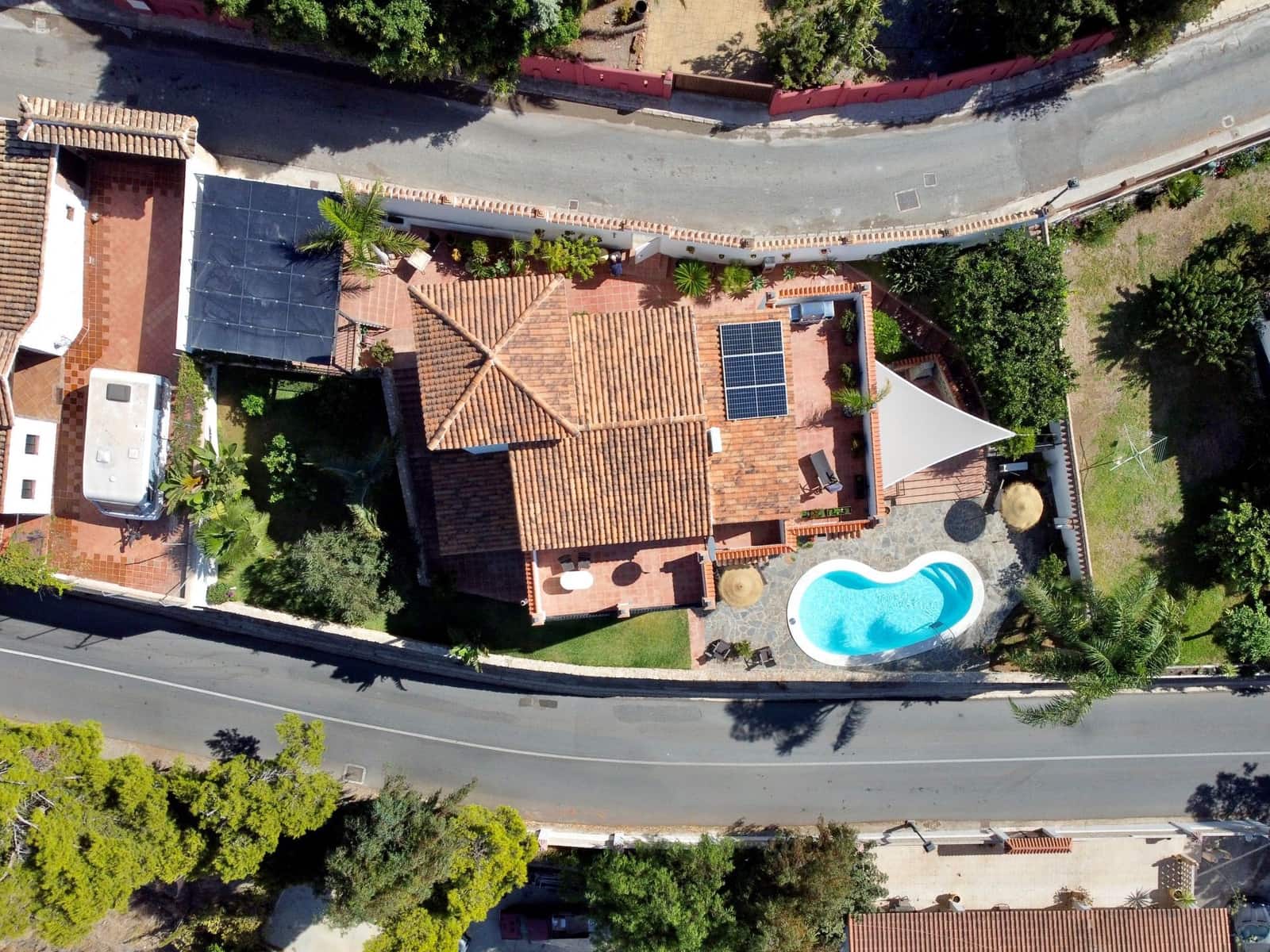 4 soveværelse Villa til salg i Salobrena med swimmingpool garage - € 849.000 (Ref: 10132387)