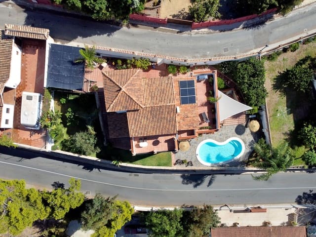 4 soveværelse Villa til salg i Salobreña med swimmingpool garage - € 849.000 (Ref: 10132387)