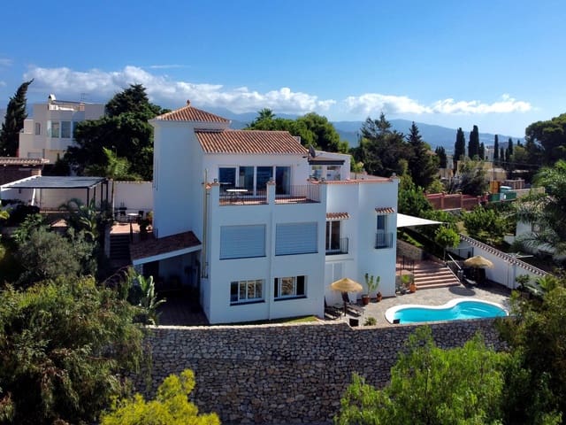 4 soveværelse Villa til salg i Salobreña med swimmingpool garage - € 849.000 (Ref: 10132387)