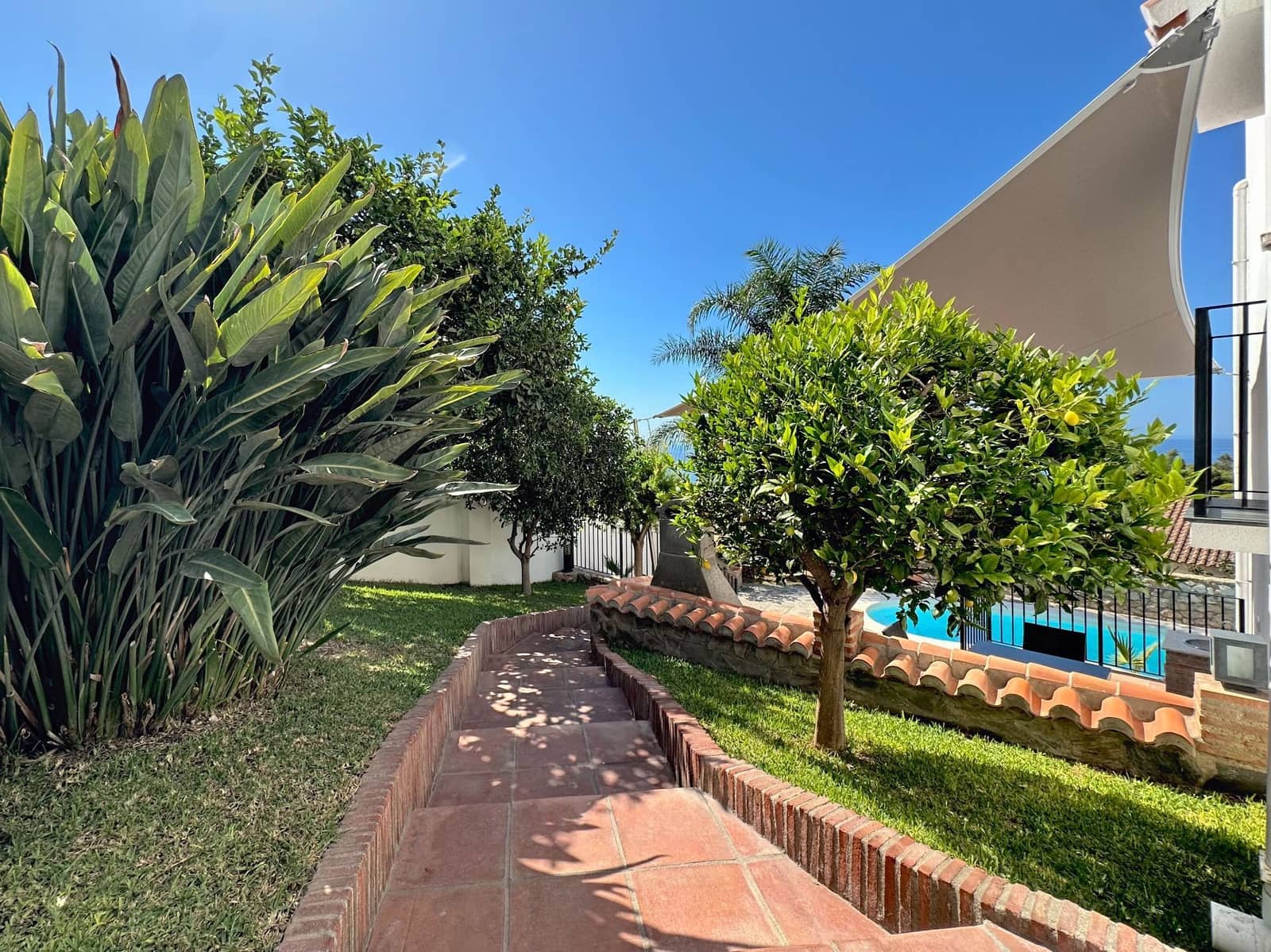 4 soveværelse Villa til salg i Salobrena med swimmingpool garage - € 849.000 (Ref: 10132387)