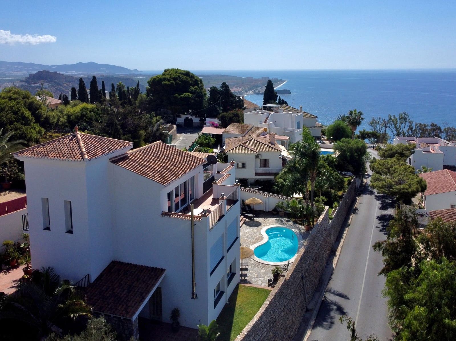 4 soveværelse Villa til salg i Salobrena med swimmingpool garage - € 849.000 (Ref: 10132387)