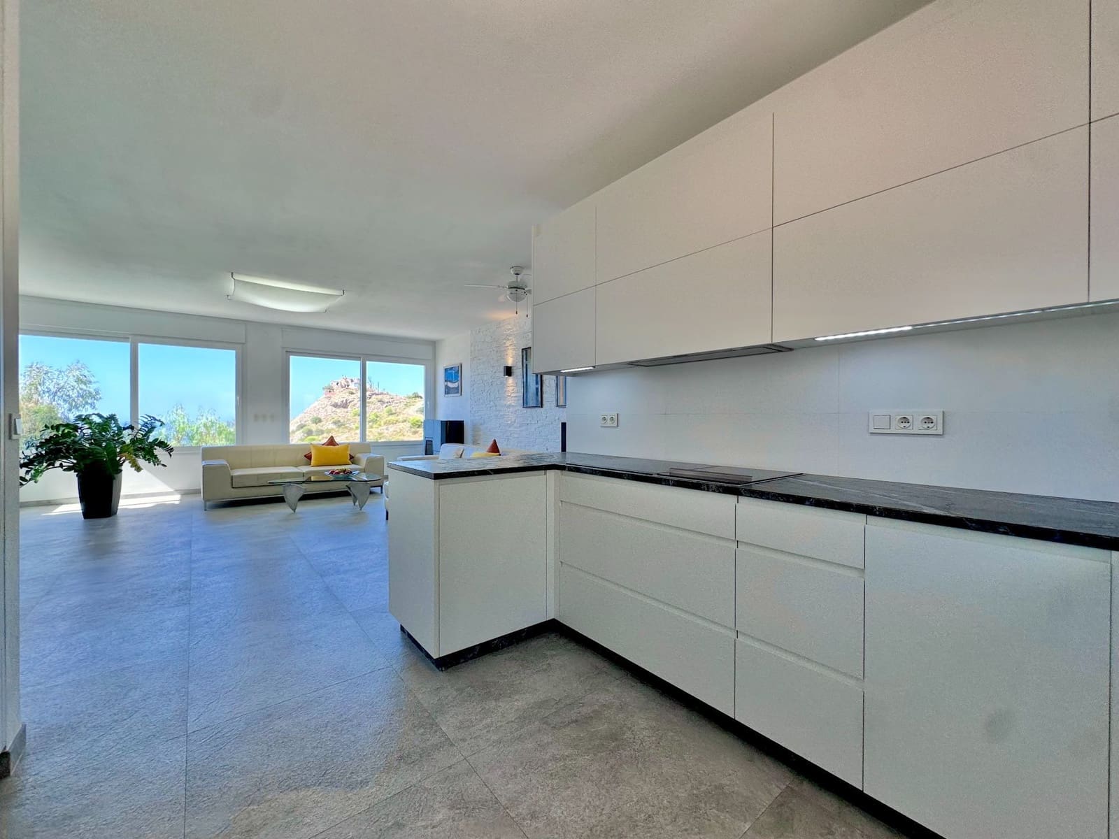 4 soveværelse Villa til salg i Salobrena med swimmingpool garage - € 849.000 (Ref: 10132387)