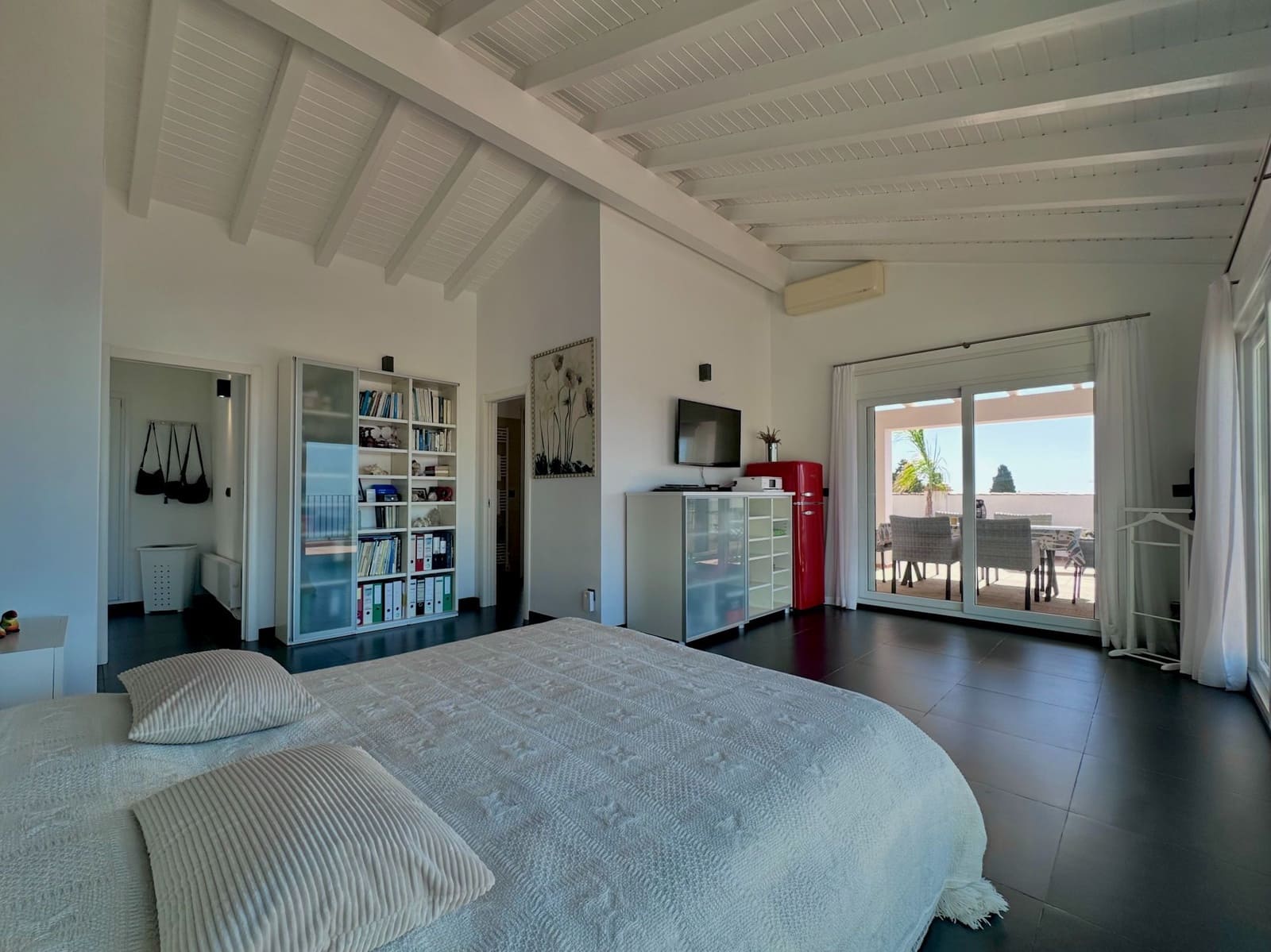 4 bedroom Villa for sale in Salobrena with pool garage - € 849,000 (Ref: 10132387)