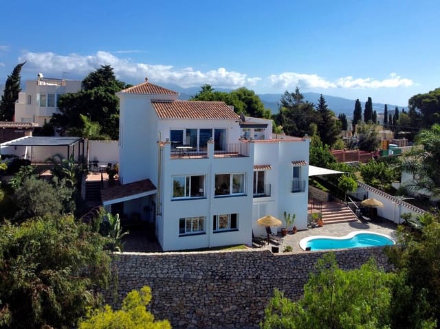 4 sovrum Villa till salu i Salobreña med pool garage - 849 000 € (Ref: 10132387)