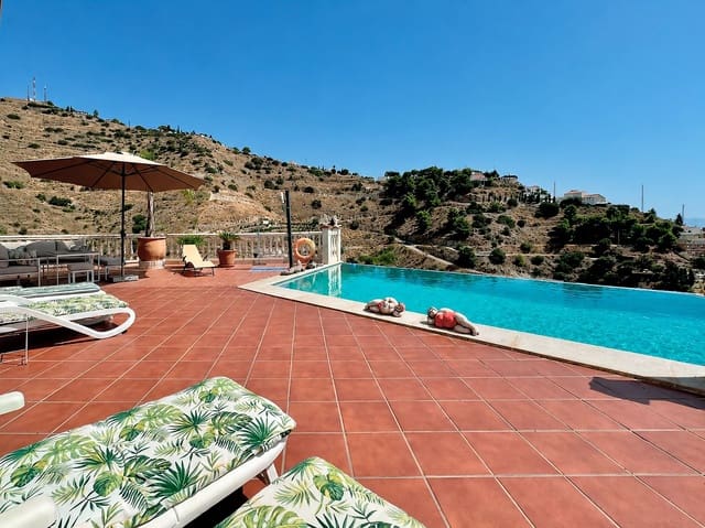 4 camera da letto Villa in vendita in Almuñécar con piscina garage - 650.000 € (Rif: 10150215)