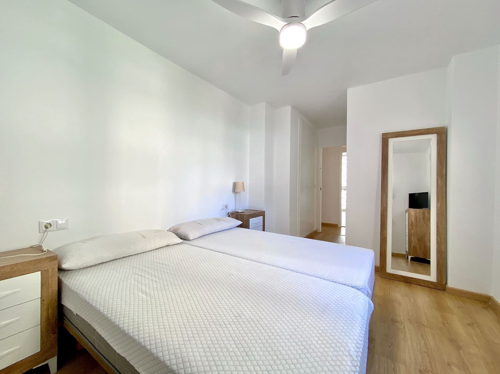 Apartamento de 3 habitaciones en Almuñécar en alquiler con piscina garaje - 1.300 € (Ref: 10153297)