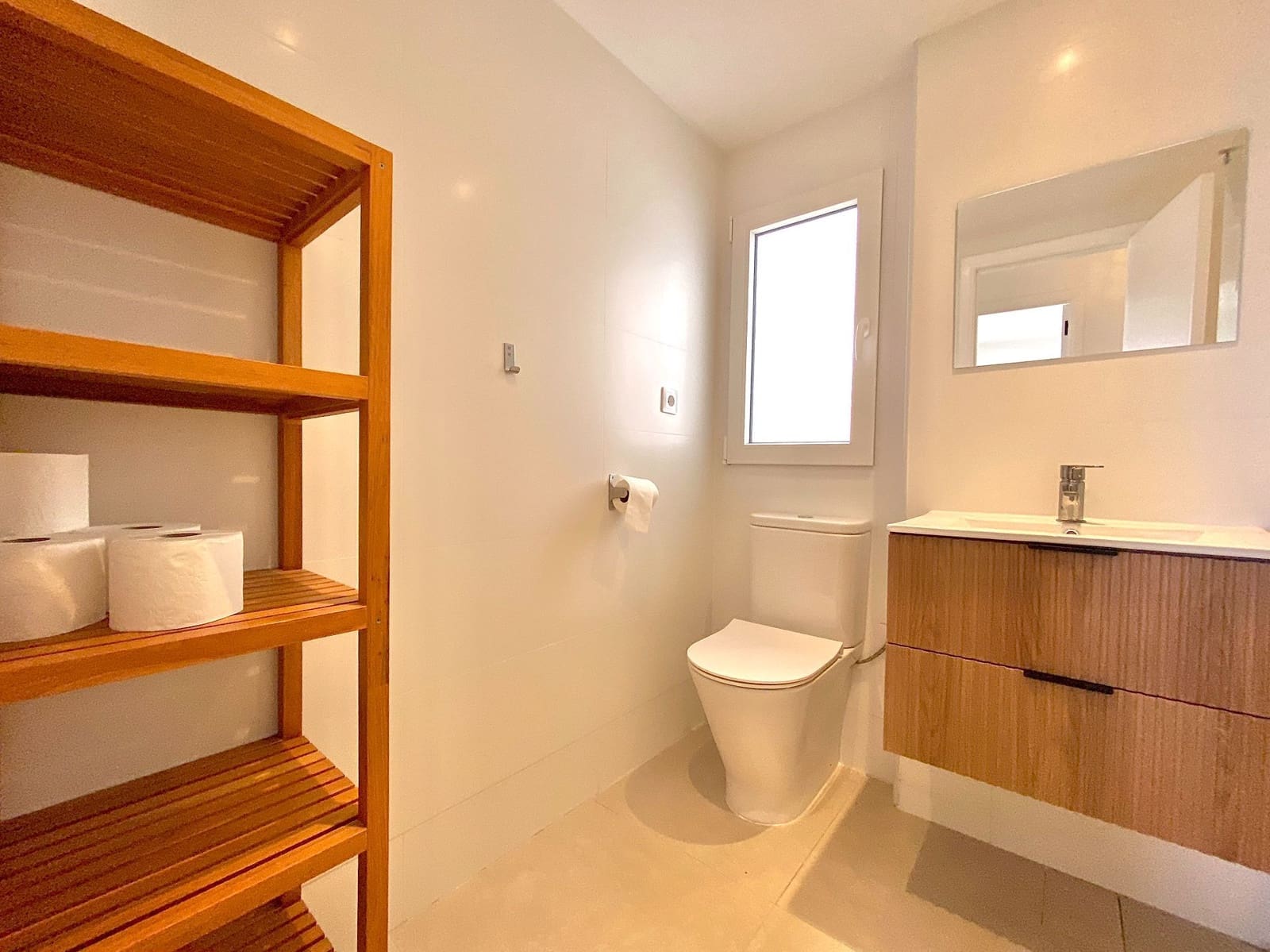 Apartamento de 3 habitaciones en Almuñécar en alquiler con piscina garaje - 1.300 € (Ref: 10153297)
