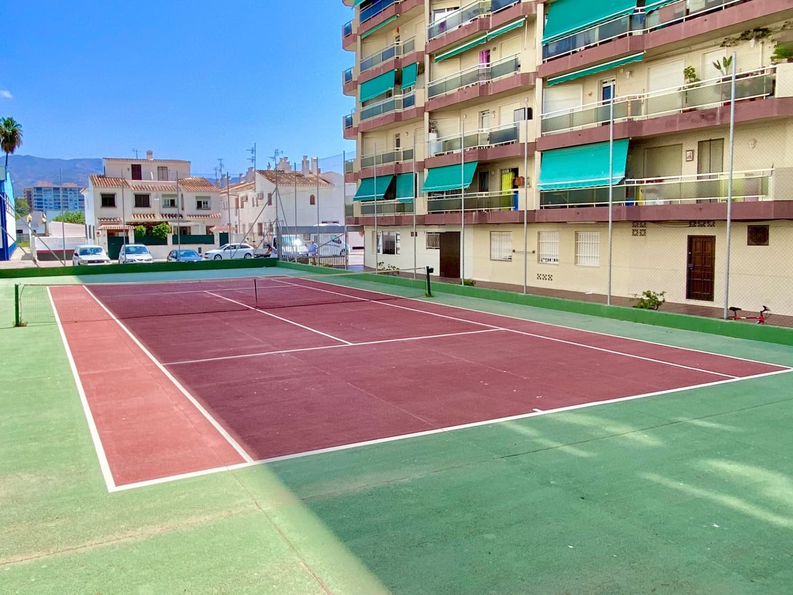 Apartamento de 3 habitaciones en Almuñécar en alquiler con piscina garaje - 1.300 € (Ref: 10153297)