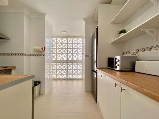 Apartamento de 3 habitaciones en Almuñécar en alquiler con piscina garaje - 1.300 € (Ref: 10153297)