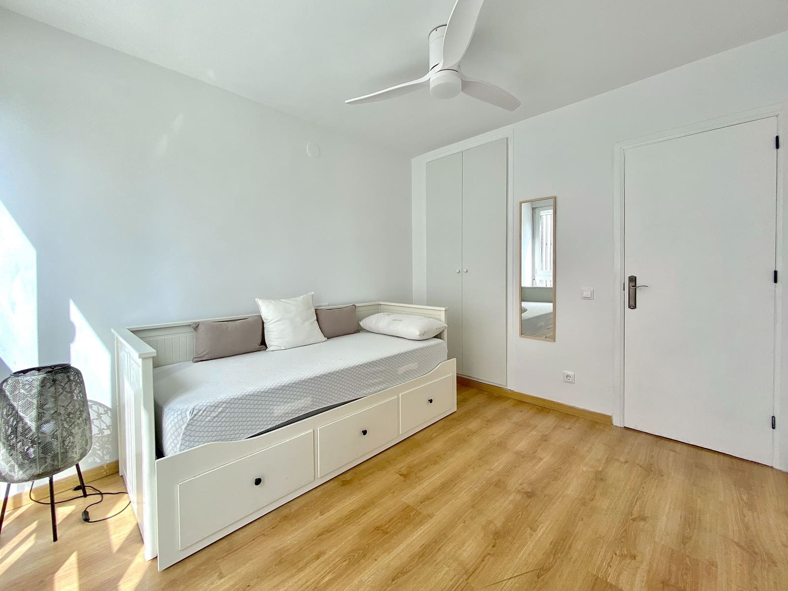 Apartamento de 3 habitaciones en Almuñécar en alquiler con piscina garaje - 1.300 € (Ref: 10153297)