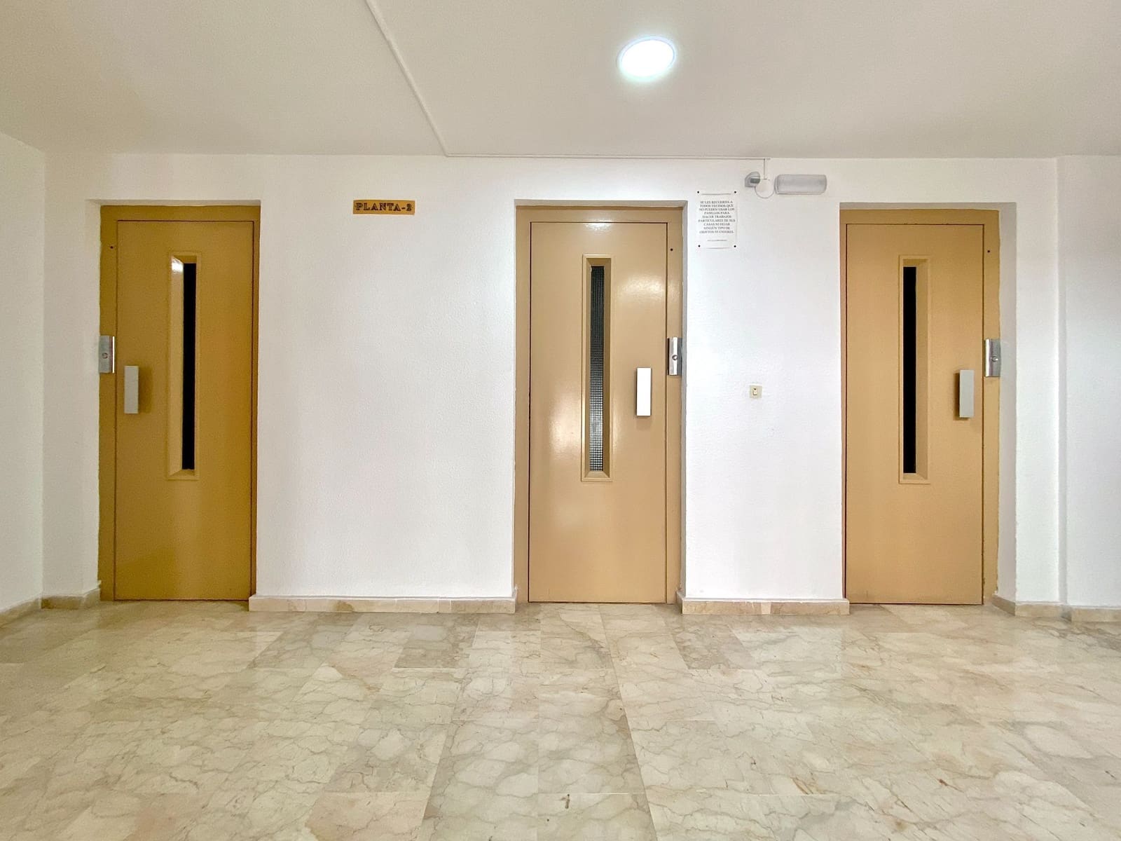 Apartamento de 3 habitaciones en Almuñécar en alquiler con piscina garaje - 1.300 € (Ref: 10153297)