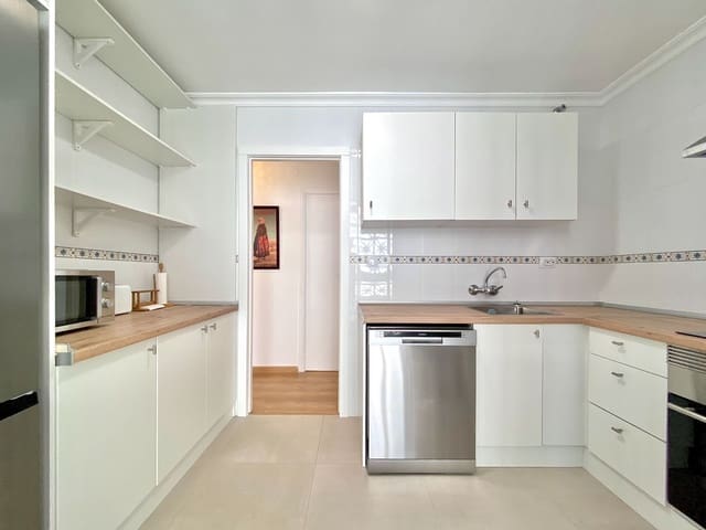 Apartamento de 3 habitaciones en Almuñécar en alquiler con piscina garaje - 1.300 € (Ref: 10153297)