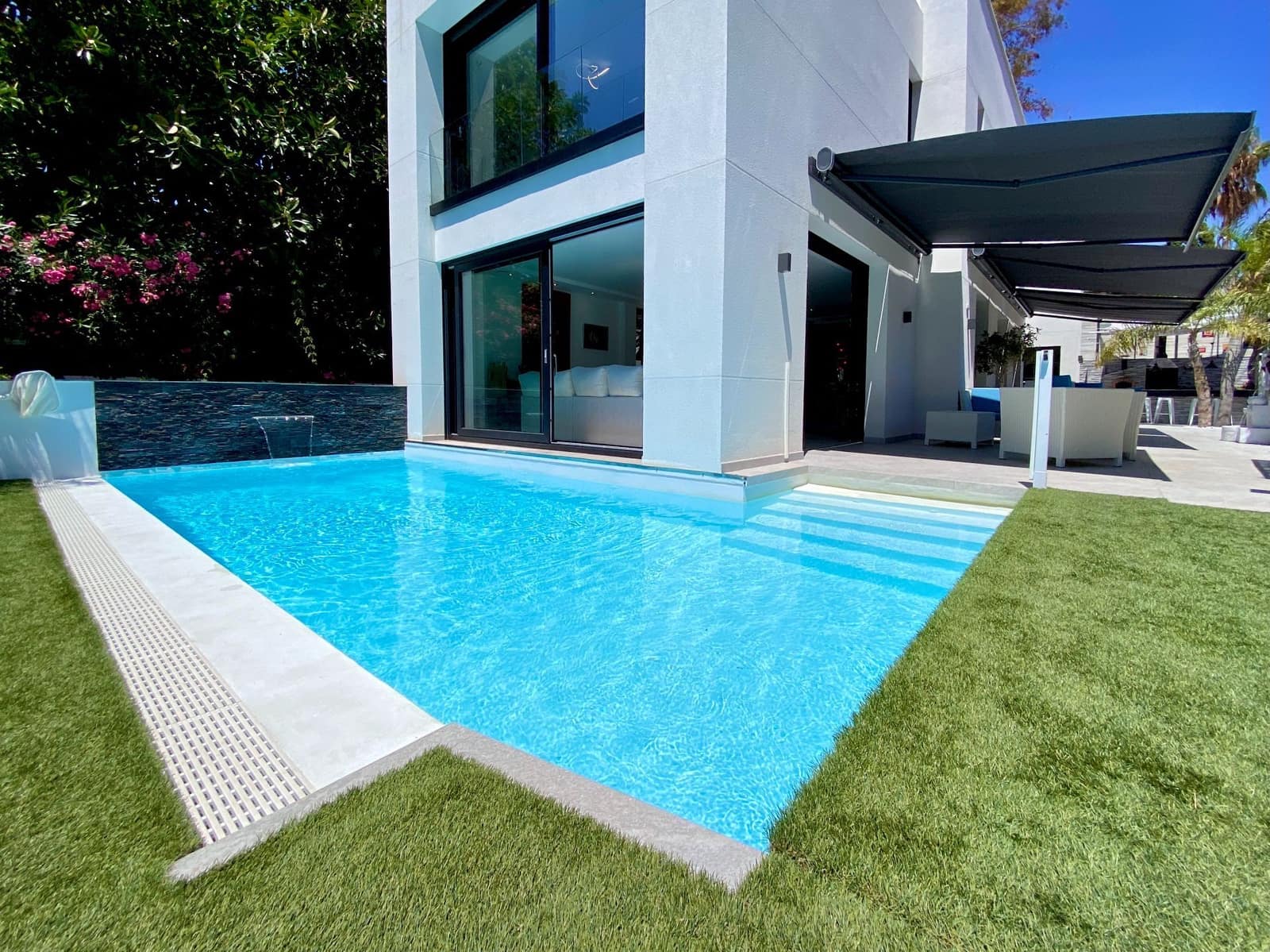 4 soveværelse Villa til salg i Almunecar med swimmingpool garage - € 1.200.000 (Ref: 6317647)