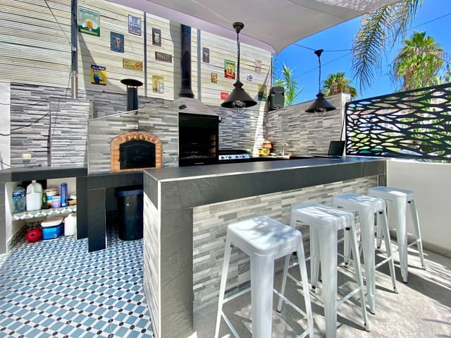 4 soverom Villa til salgs i Almuñécar med svømmebasseng garasje - € 1 200 000 (Ref: 6317647)