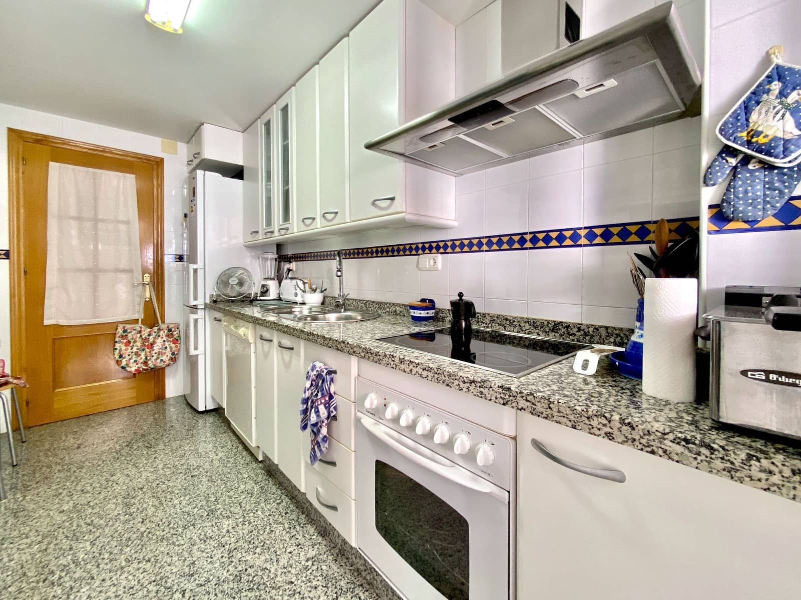3 sovrum Lägenhet att hyra i Almunecar med pool garage - 1 100 € (Ref: 7821152)